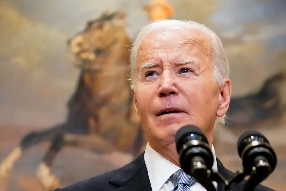 Biden indulta filho acusado de crimes de posse de arma e fraude fiscal