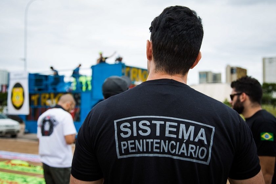 Agentes penitenciários cruzam os braços em todo Estado à partir de terça-feira, dia 12