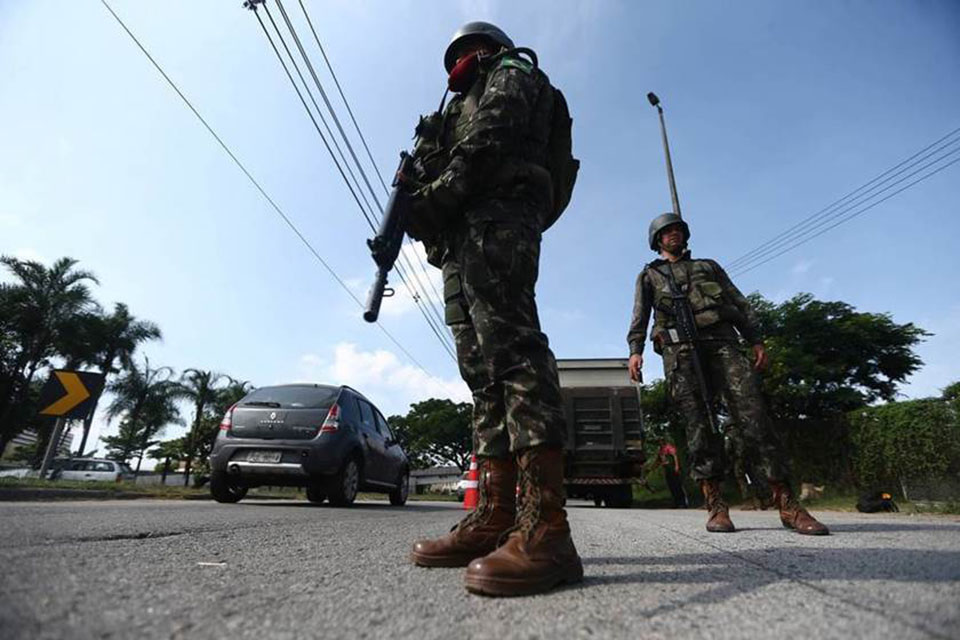 “Tudo indica”, diz delegado sobre possível erro de militares no Rio