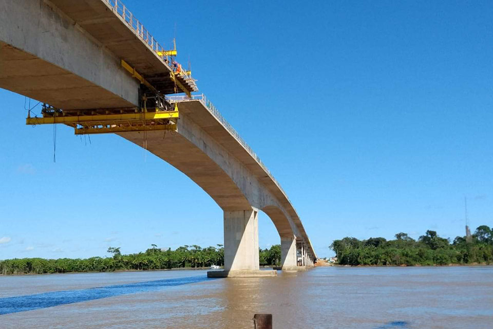 Bolsonaro participará de inauguração da ponte sobre o rio Madeira que liga RO ao AC