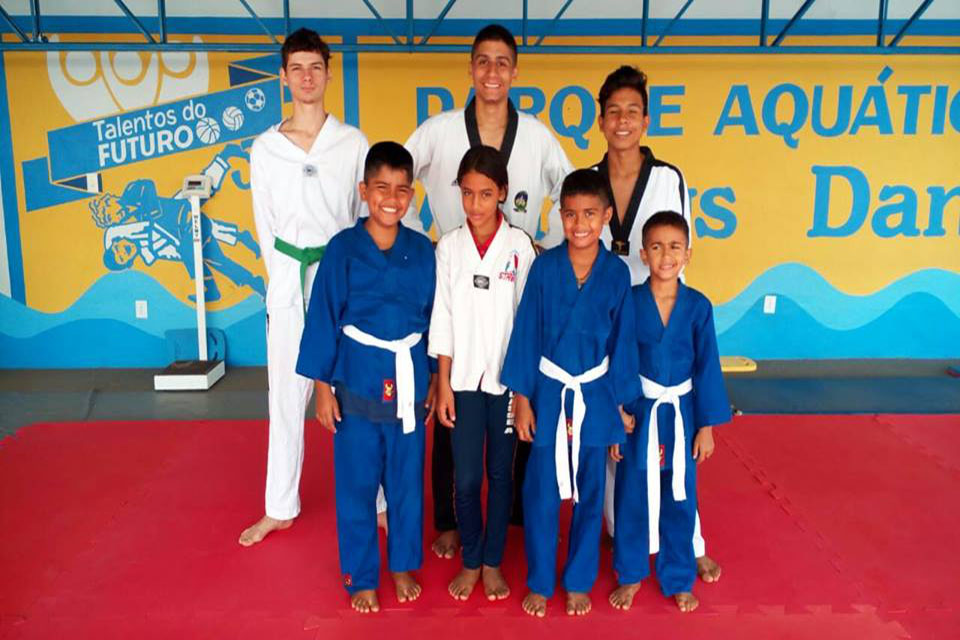 Semes doa kimonos para turma de Judô do Talentos do Futuro