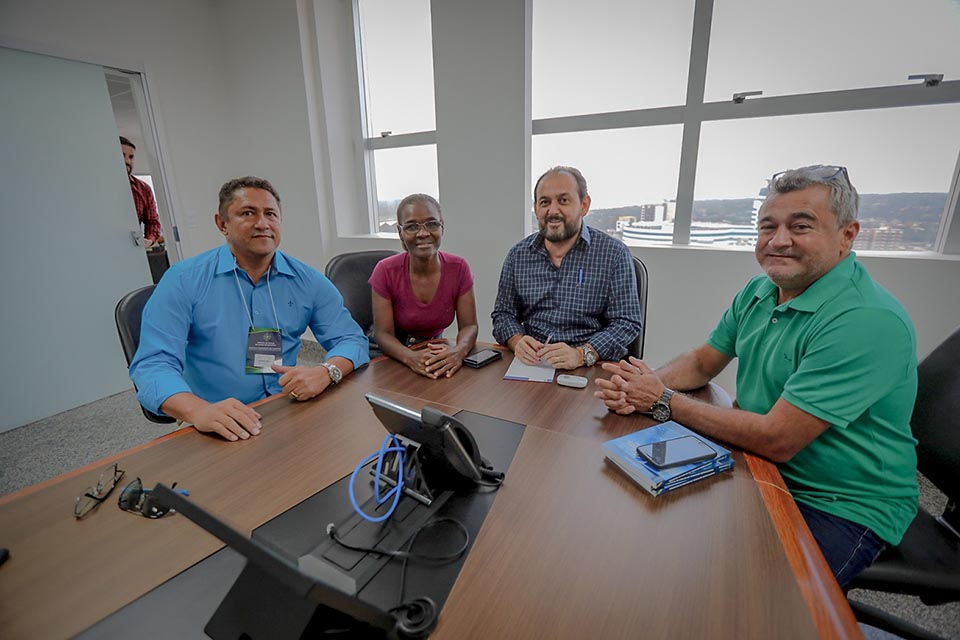 Presidente Laerte Gomes recebe lideranças de Presidente Médici