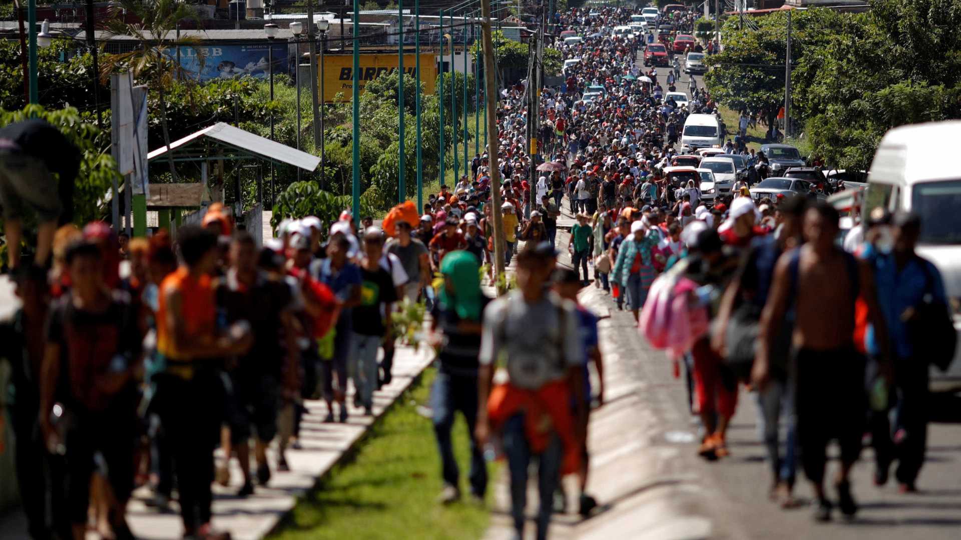 Trump enviará mais tropas para conter caravanas