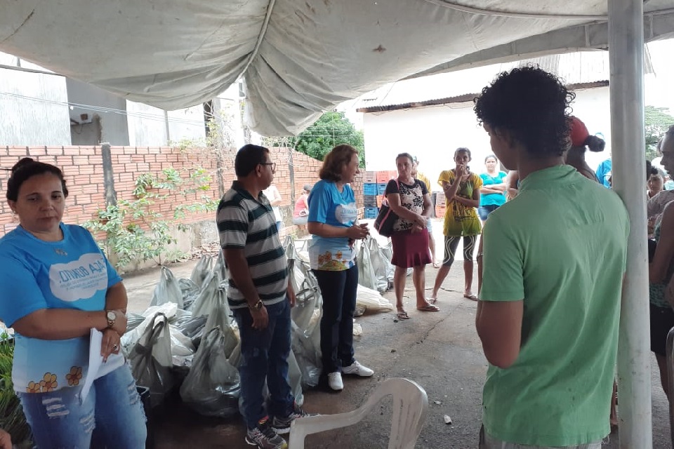 CESTAS VERDES: Prefeitura de Rolim de Moura distribui alimentos para 50 famílias do Bairro São Cristóvão