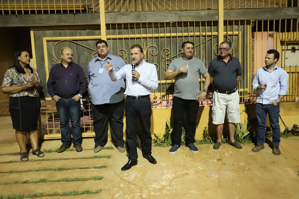 Prefeito anuncia asfalto para residencial 22 de Dezembro