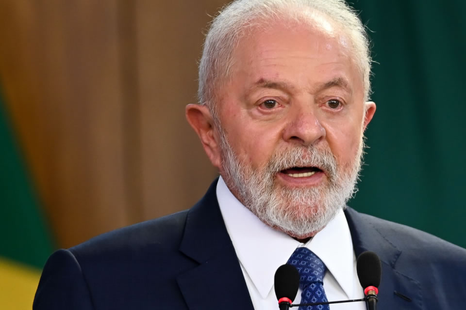 Lula defende união contra crime organizado em ligação com presidente do Equador