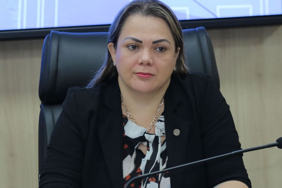 Cláudia de Jesus solicita reparos na ponte entre Ji-Paraná, Presidente Médici e Teixeirópolis