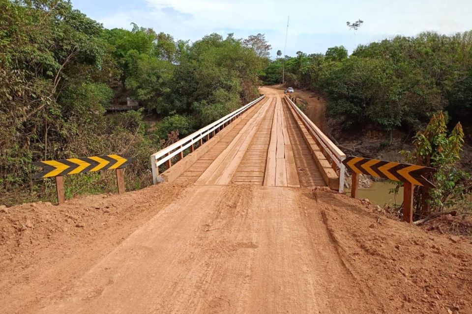 Prefeitura de Porto Velho conclui recuperação da ponte na Linha 42, na região da Bacia Leiteira