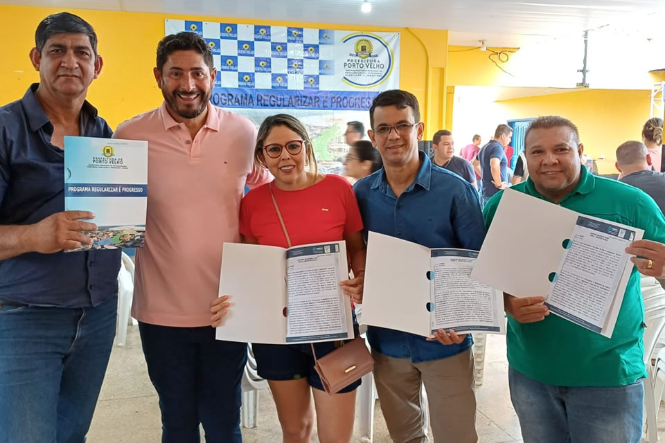 Vereador Márcio Pacele participa da entrega de títulos de propriedade em Extrema