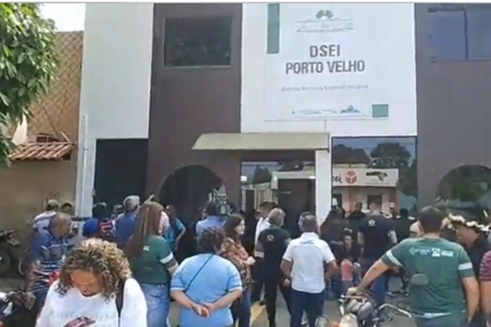 Mais de 50 povos se reúnem em protesto contra municipalização da saúde indígena em Porto Velho