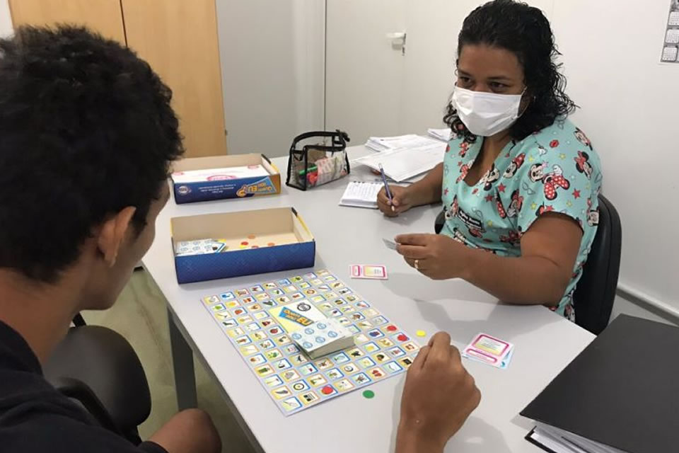 Ieda Chaves indica programa de capacitação para diagnóstico tardio de TEA e TDAH ao Estado