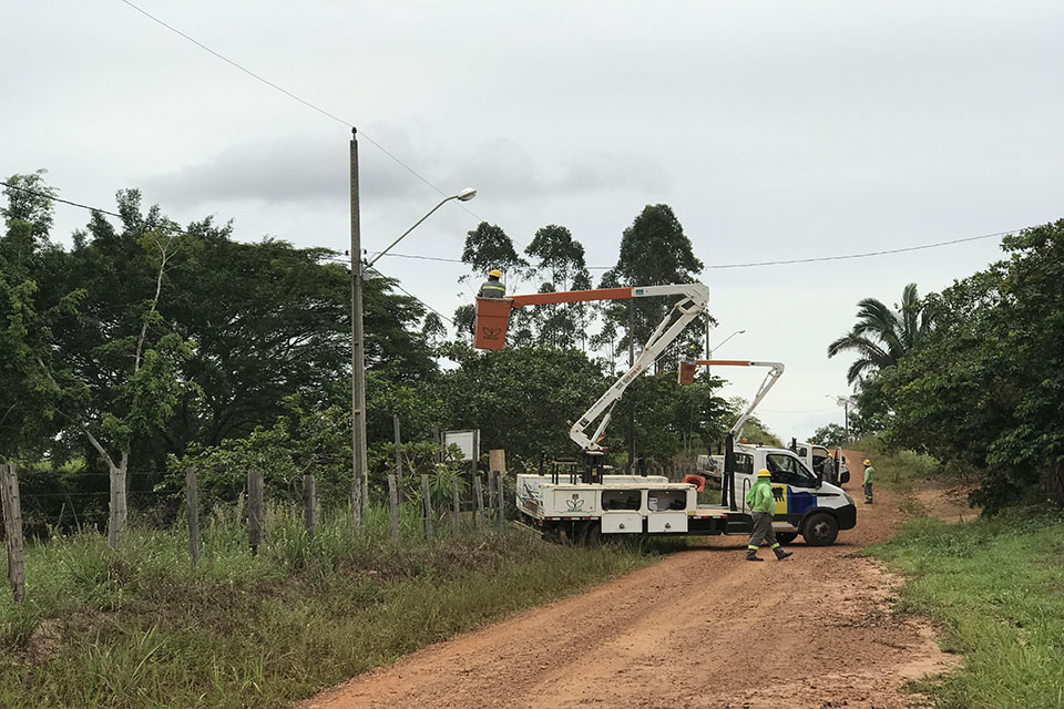 Equipes da Prefeitura atendem linhas da Comunidade Terra Santa