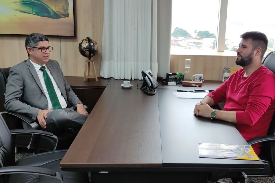 Deputado Nim Barroso recebe visita cordial de parlamentar Acriano
