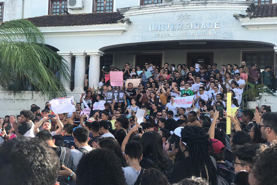 Novo protesto em Rondônia contra cortes na educação será realizado quinta-feira