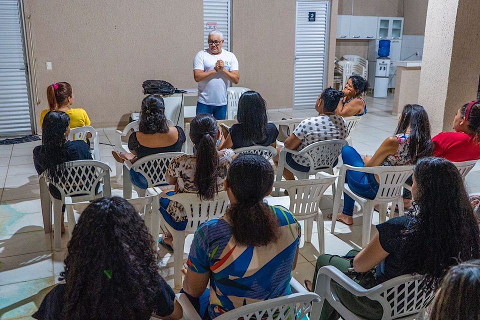 Residencial Morar Melhor recebe curso de Libras da Escola do Legislativo