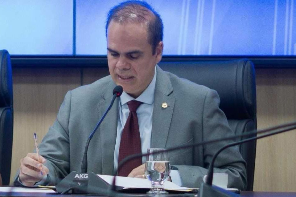 Alan Queiroz apresenta diversos Projetos de Lei para aprimorar setores essenciais em Rondônia