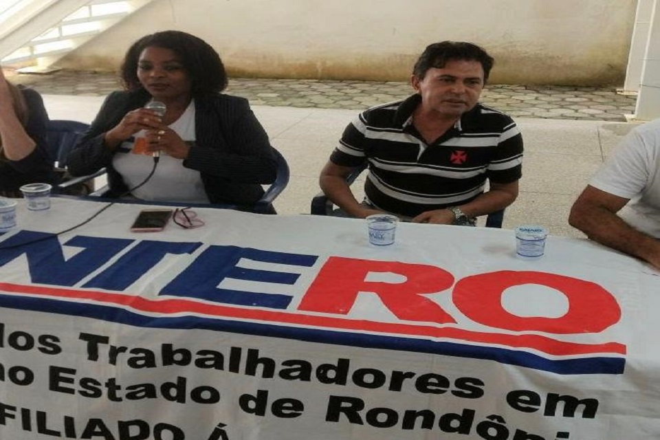 Defesa dos Técnicos Educacionais passa pelo combate à terceirização e luta pelo piso