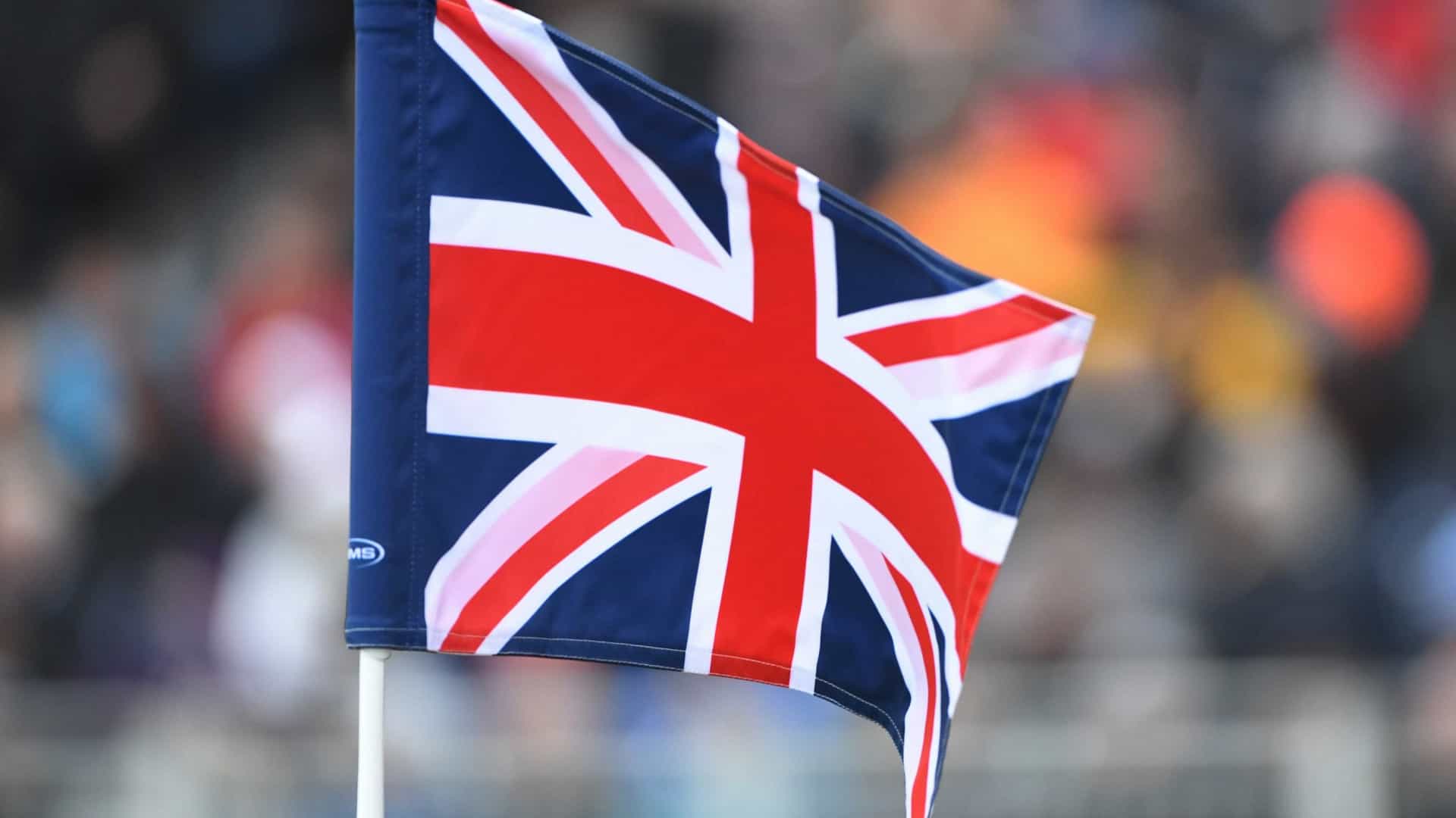 Londres suspende novos contratos de armamento com Riade