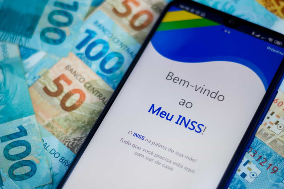 Governo antecipa 13º do INSS para abril e maio