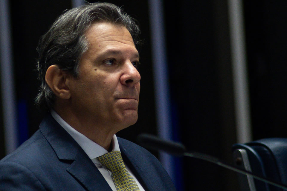 Haddad diz que não pensa em ser sucessor de Lula, mas que PT precisa discutir opções para 2030