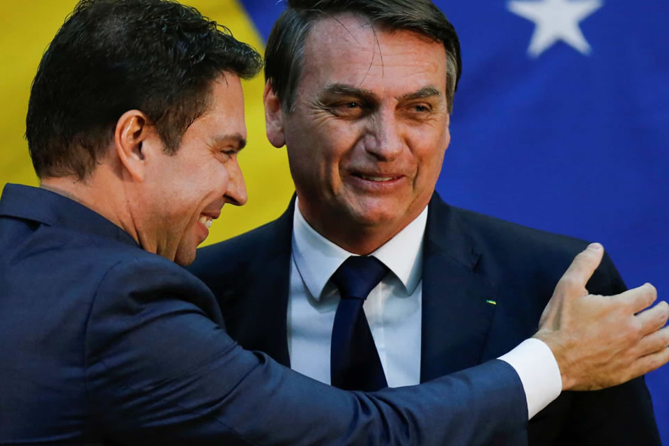 Alvo da PF, Ramagem é suspeito de usar Abin contra críticos de Bolsonaro