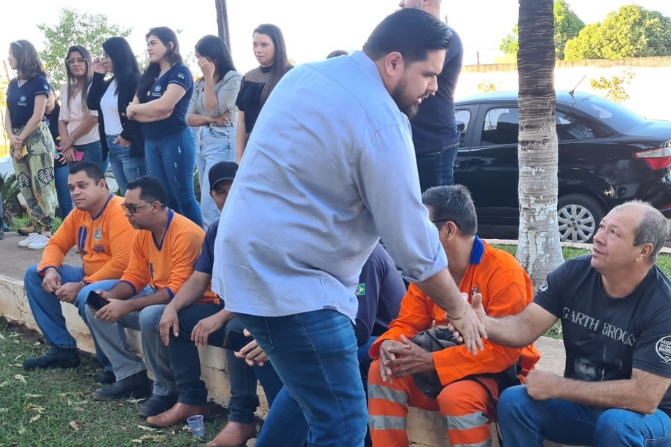 Jean Oliveira parabeniza e agradece servidores do DER pelos serviços prestados em 2023