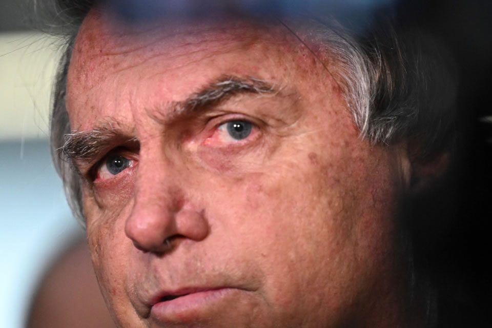 CGU conclui que cartão de vacinação de Bolsonaro Foi fraudado
