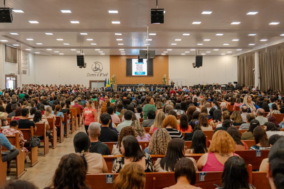 Durante evento, prefeito anuncia investimento de R$ 10 milhões na Educação