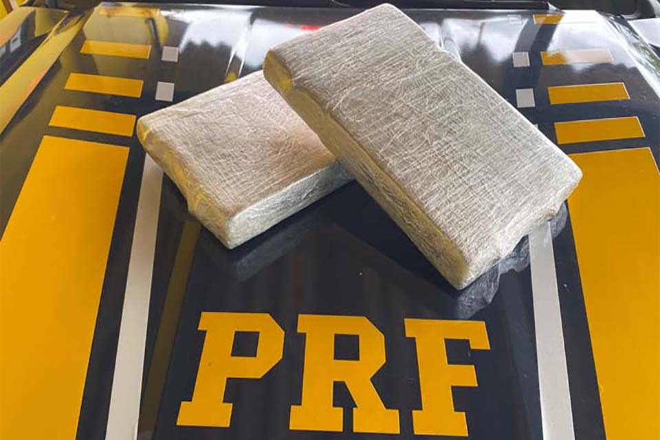 Em Ariquemes, PRF e PMRO apreendem 6,5 Kg de cocaína