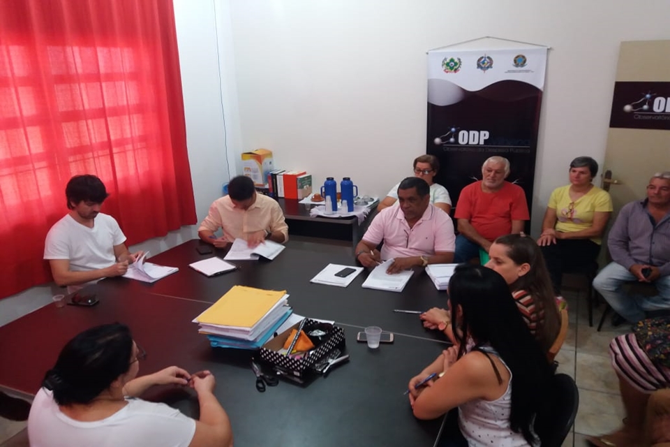 Asfalto da avenida 1° de Maio e Embratel terá propostas abertas amanhã; prefeito convida população em Vilhena 