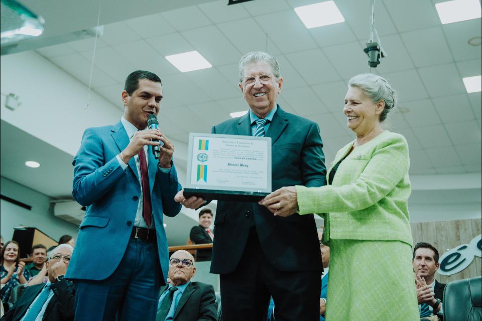 Deputado Cássio Gois prestigia celebração dos 30 anos da Escola Daniel Berg