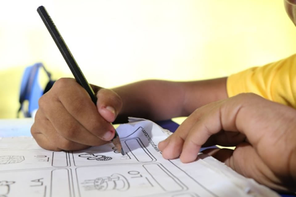 Cláudia de Jesus destina emenda para educação de Alto Paraíso