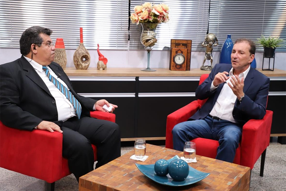 Em programa de TV, Hildon Chaves fala das ações para melhorar a vida do porto-velhense