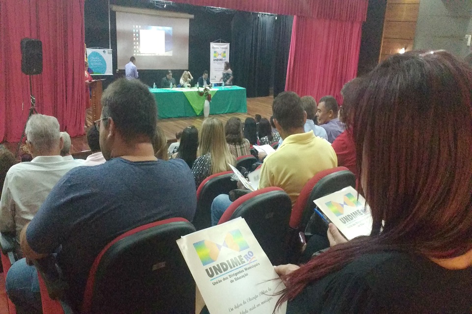 Secretário da Semed destaca avanços na rede municipal de Ensino durante Encontro da Undime