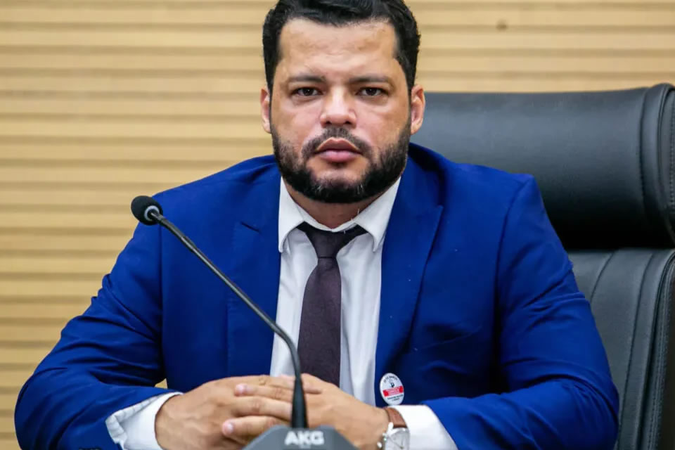 Deputado Edevaldo Neves solicita ações imediatas para suprir a carência de médicos vasculares na rede estadual de saúde