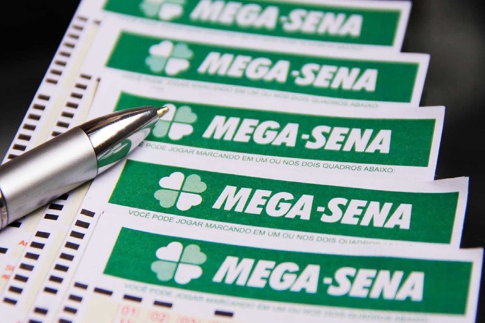 Mega-Sena acumula e vai pagar R$ 7,5 milhões na próxima quinta