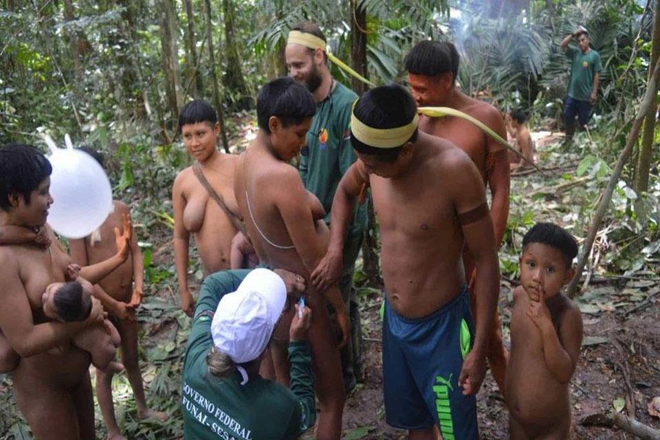 Funai localiza 34 índios isolados e reduz tensão na Amazônia