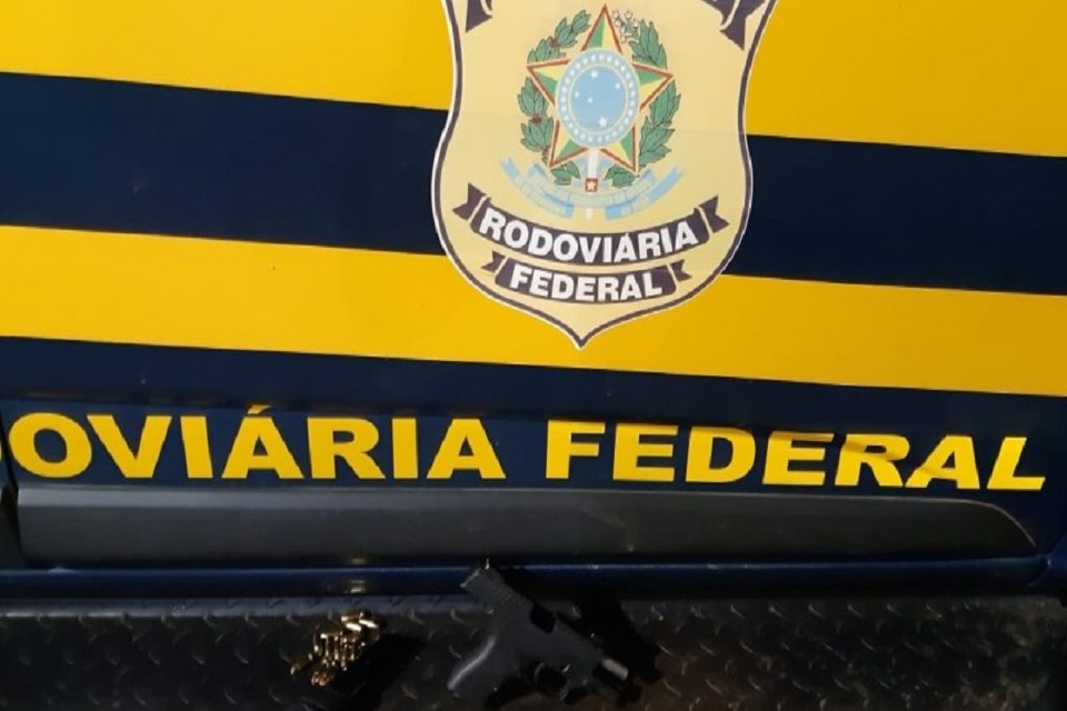 PRF apreende pistola e 17 munições em Porto Velho