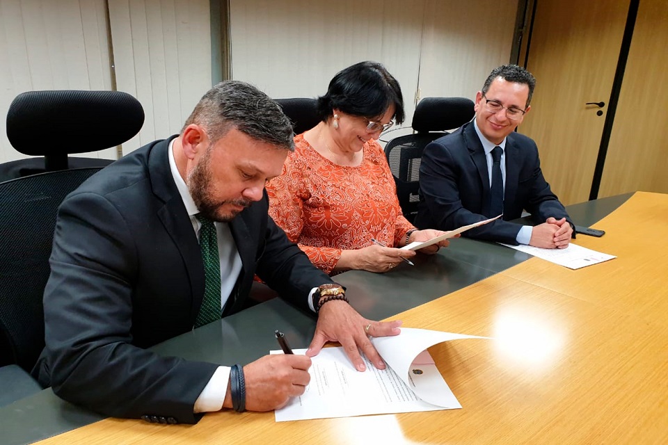 CNOMP, CNPG e Ministério da Mulher assinam Protocolo de Intenções 
