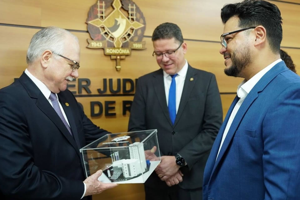 Deputado Marcelo Cruz prestigia visita do ministro Edson Fachin a Rondônia