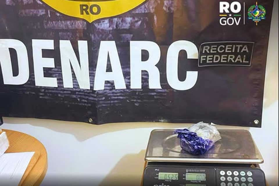 Mulher é presa após receber encomenda com haxixe em Jaru