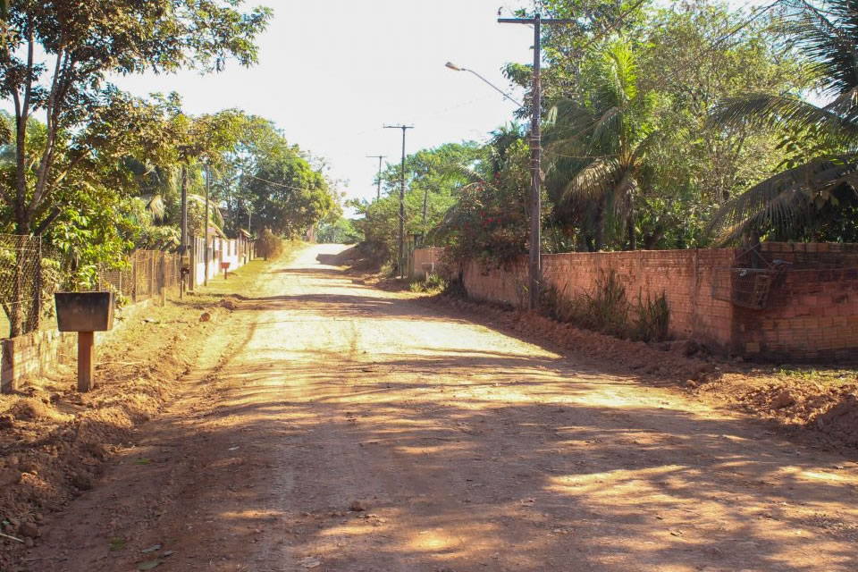 Prefeitura realiza manutenção na estrada 28 de Novembro em Porto Velho