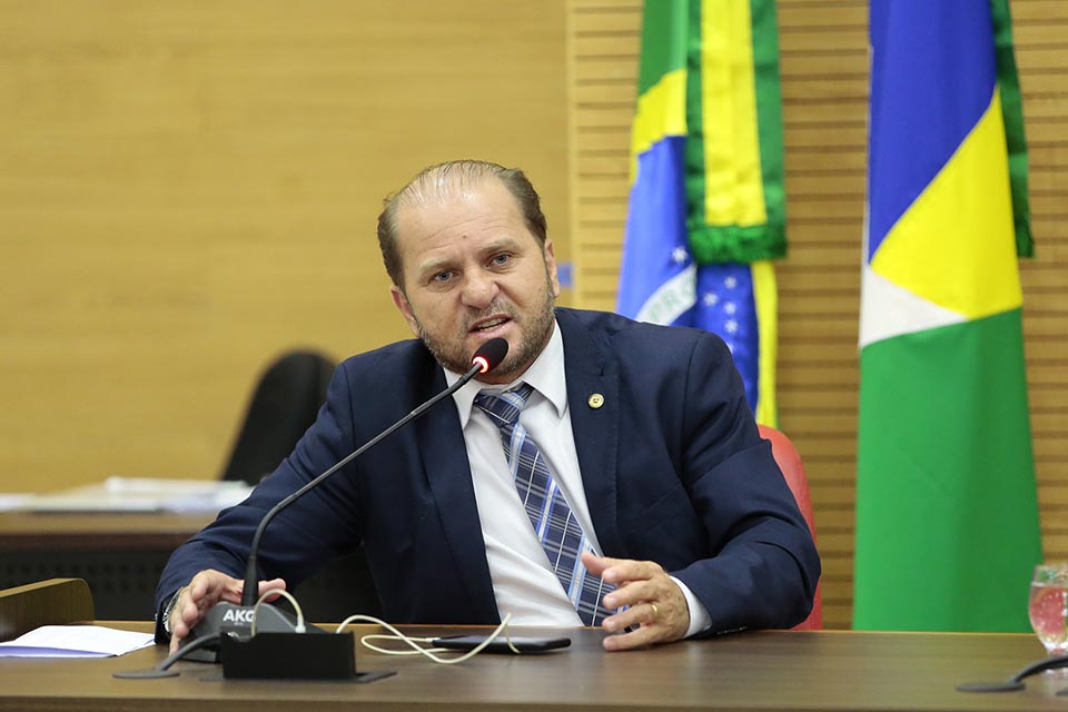 Setor produtivo não pode ser responsabilizado pelas queimadas, diz deputado Cirone Deiró