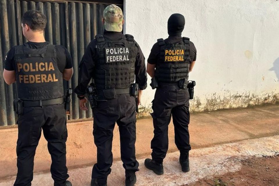 PF faz operação que culmina no afastamento de servidor público suspeito de desviar R$ 600 mil da Caixa Econômica Federal
