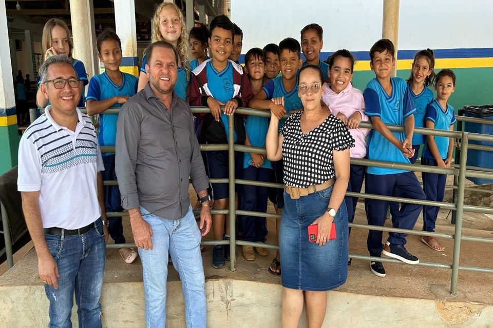 Escolas de Alto Alegre dos Parecis recebem apoio de Cirone Deiró