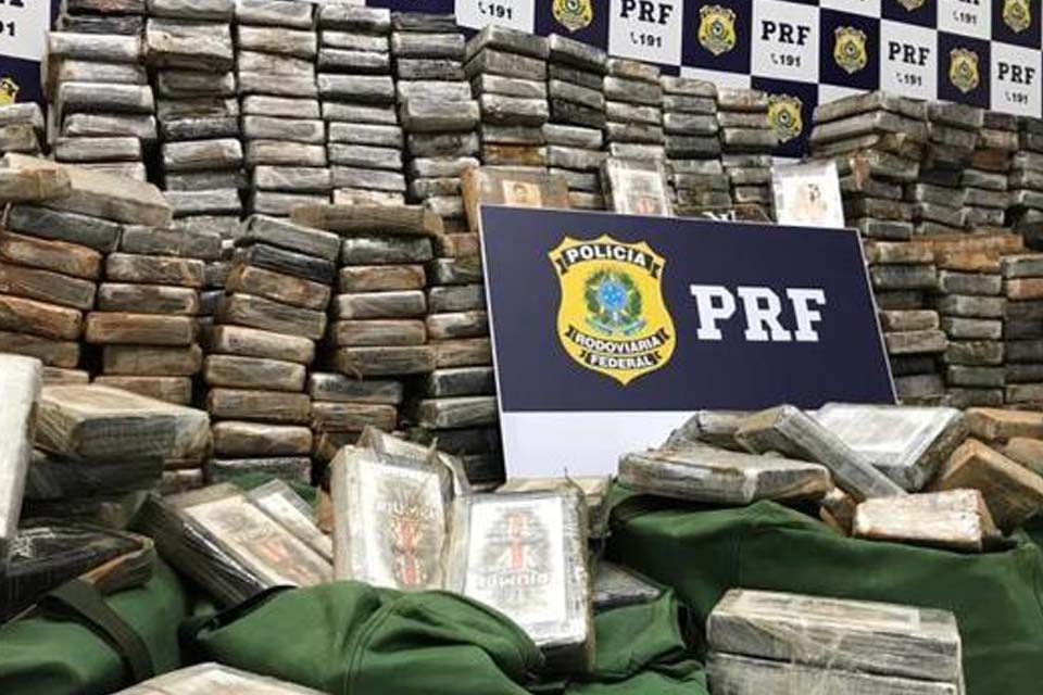 PRF apreende mais de 1,2 tonelada de cocaína no sertão de Alagoas