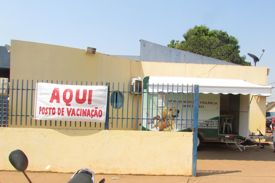 Semusa leva vacinação para bairros da capital