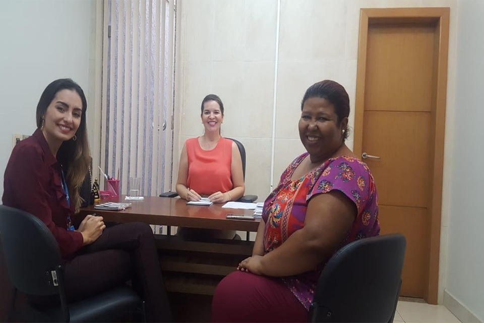 Prefeitura firma parceria com Sebrae para palestras e cursos às comunidades carentes
