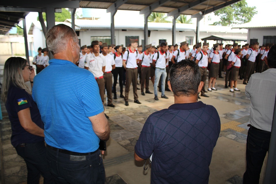 Adelino Follador destaca implantação e apoio às Escolas Tiradentes