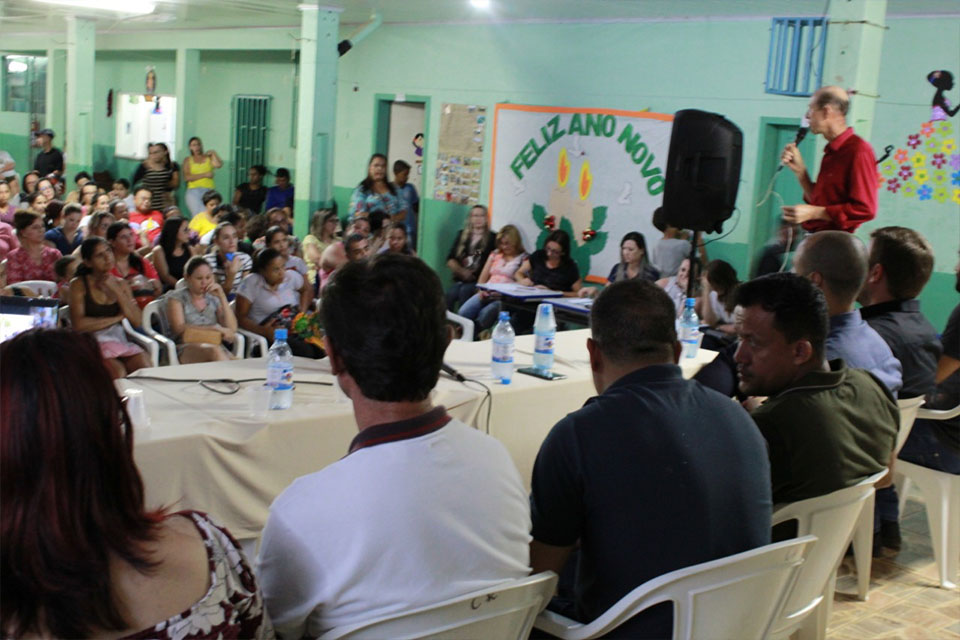 Comunidade lota escola Cristo Rei para audiência sobre militarização: vereadores apoiam iniciativa